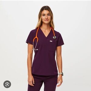 Women’s figs Catarina top size M USED condition